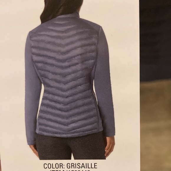 32 Degrees Heat Jacket. Amazing comfort-lightweight but will keep you warm. Love - Picture 3 of 6